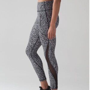 Lululemon Women's Invigorate Tight‎ in Daisy Dust Alpine White Size 4